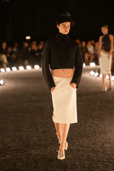 Look 4